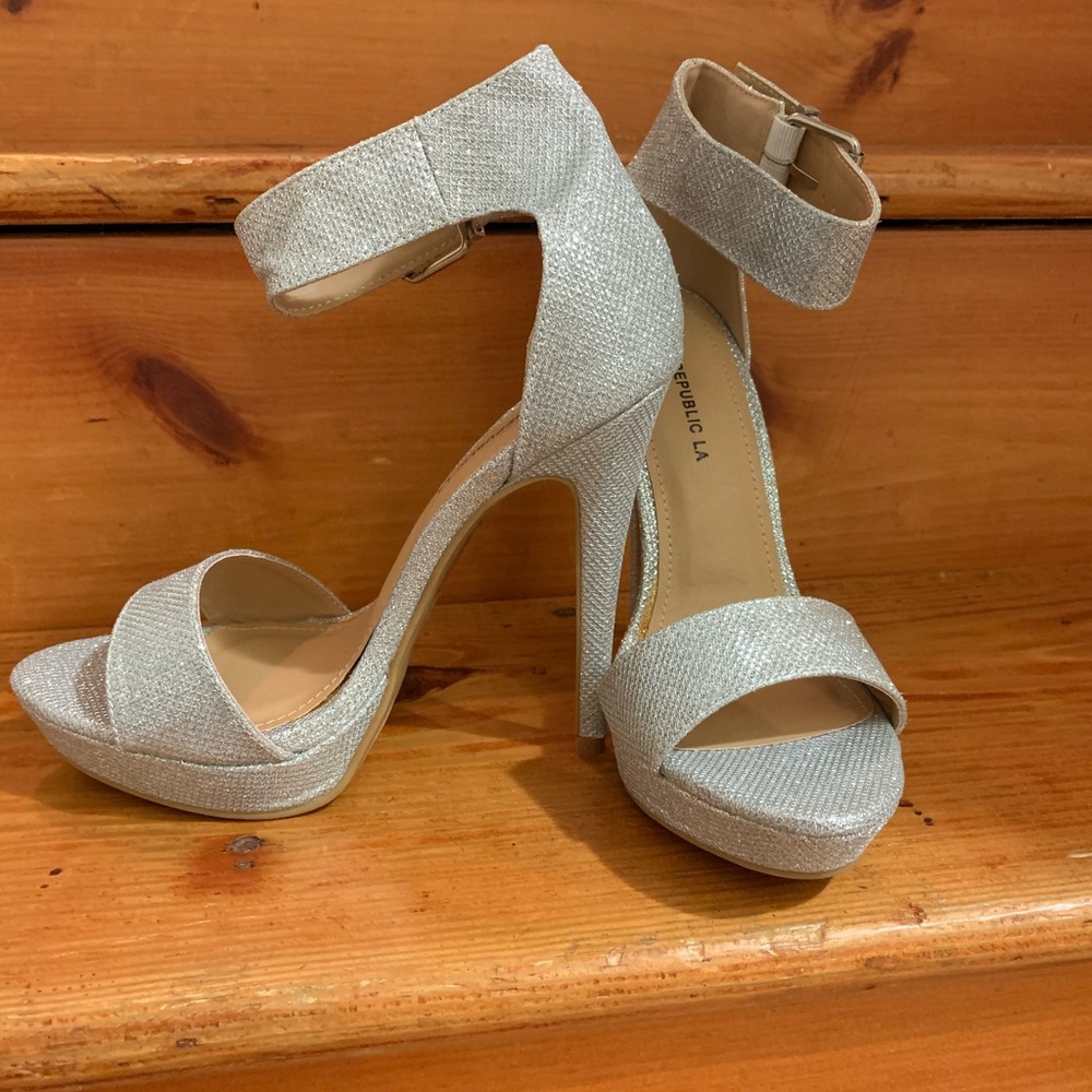 Silver strap around ankle heels